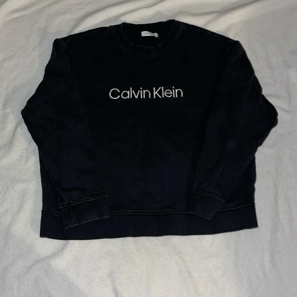 Calvin Klein Crewneck - Picture 1 of 3